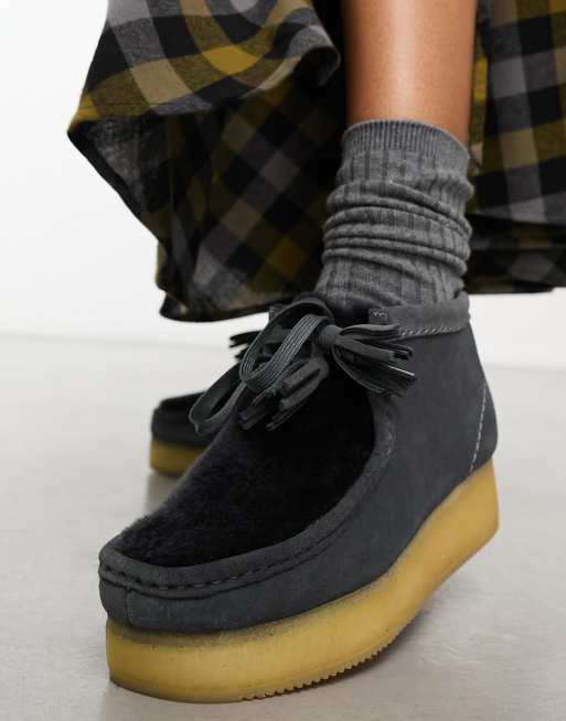 Clarks Originals Wallabee shoes in dark grey | ASOS