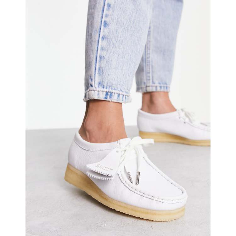 White wallabees shoes top