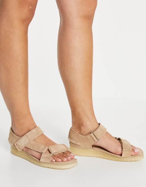 Clarks strappy hot sale sandals