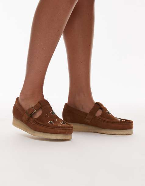 Clarks Originals – Wallabee T-Bar – Bruna skor i mocka med utsmyckning - view 1