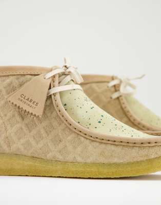 beige clarks wallabees