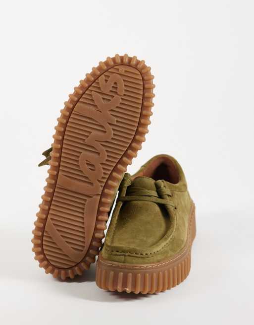 Clarks – Torhill Bee – Olivfärgade skor i mocka, 4 av 5