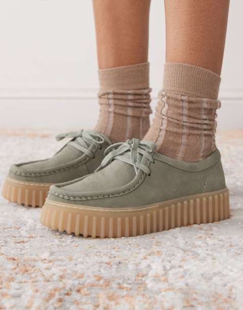 Clarks - Torhill Bee - Schoenen van nubuck in groen met wassing - view 1