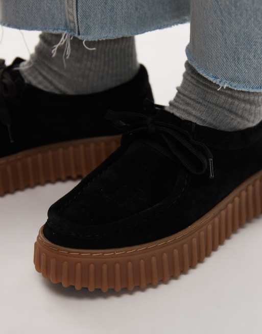 Clarks Torhill Bee shoe in black suede | ASOS