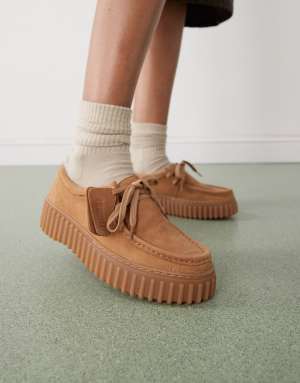 Clarks Torhill Bee shoe in light tan nubuck