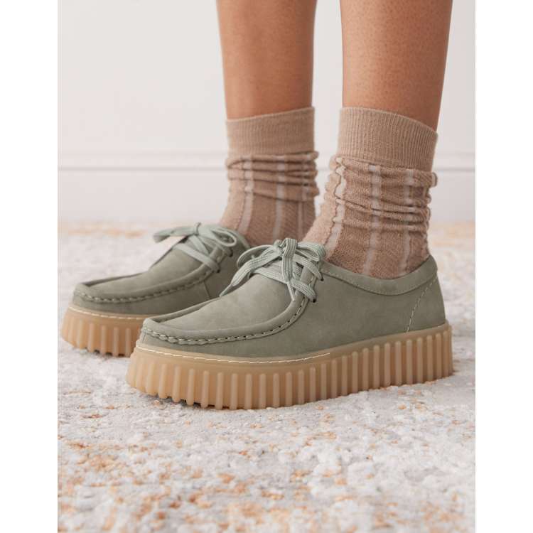 Clarks Torhill Bee shoe in washed green nubuck | ASOS