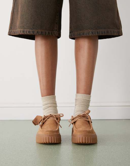 Clarks Torhill Bee sko i lys tan nubuck, 4 af 4