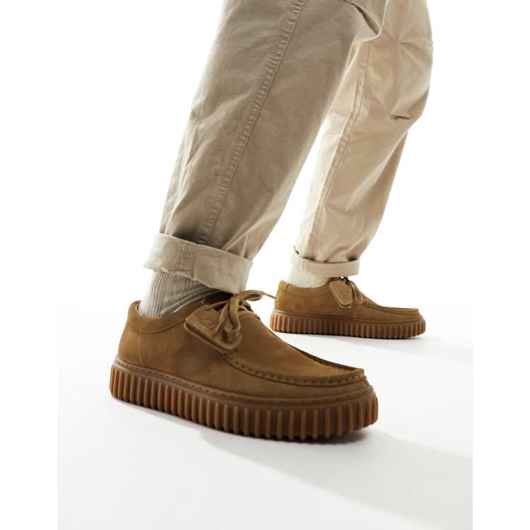 Clarks Torhill Bottes basses en daim Sable fonce ASOS
