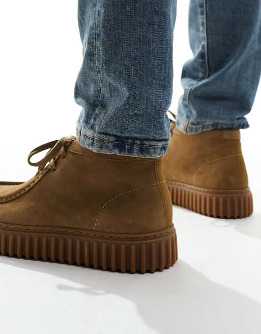 Clarks – Torhill – Ciemnopiaskowe zamszowe botki za kostkę, 4 z 4