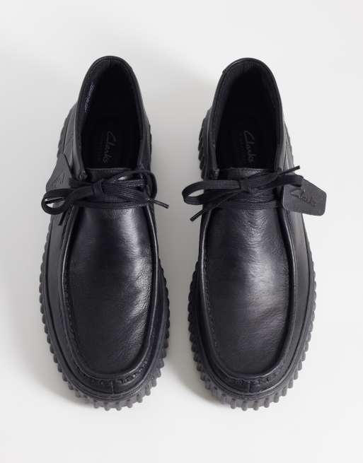 Clarks Torhill Hi shoes in black leather, 2 of 4