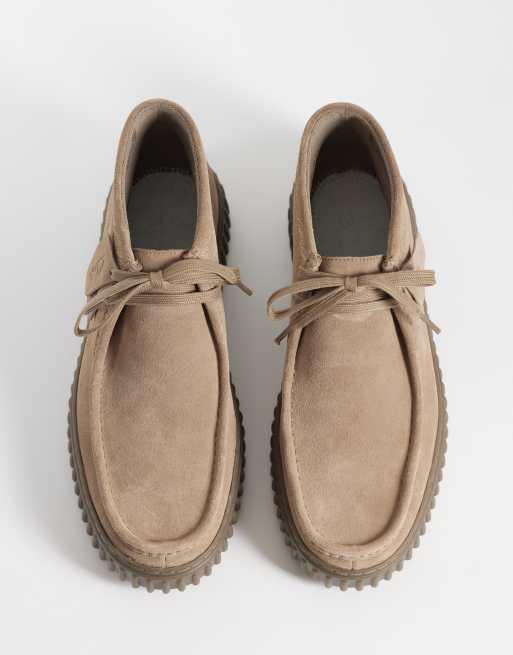 Clarks Torhill Hi shoes in stone suede, 2 of 4