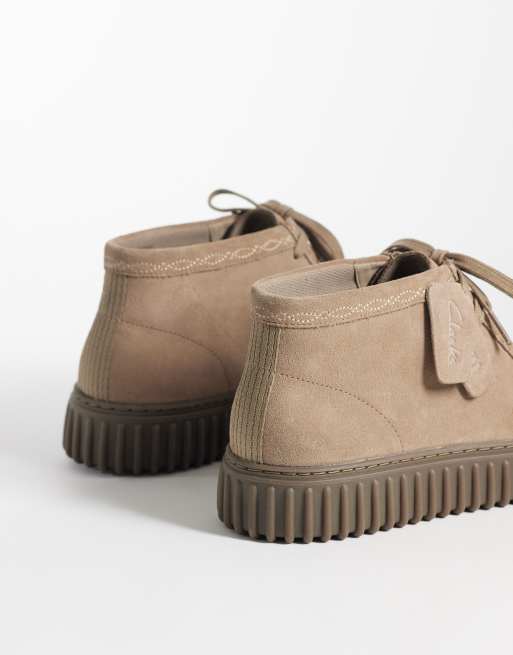 Clarks Torhill Hi shoes in stone suede, 4 of 4