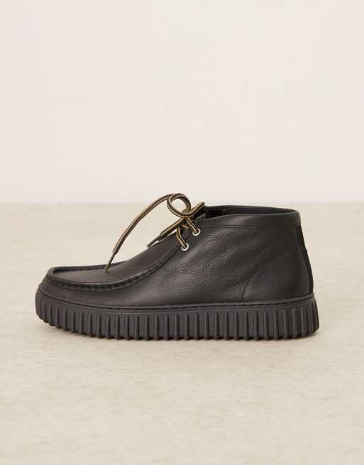 Clarks Torhill leather shoes in black, 2 of 4