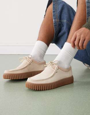 Torhill Lo - Chaussures en daim - cru - Clarks - Modalova