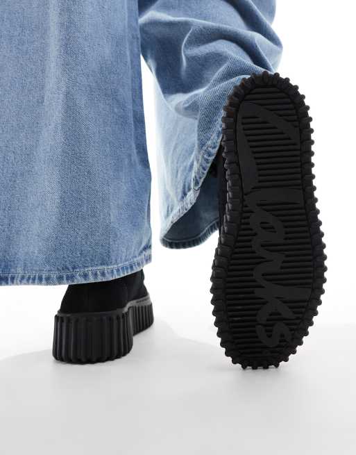 Clarks Torhill Moss in black | ASOS