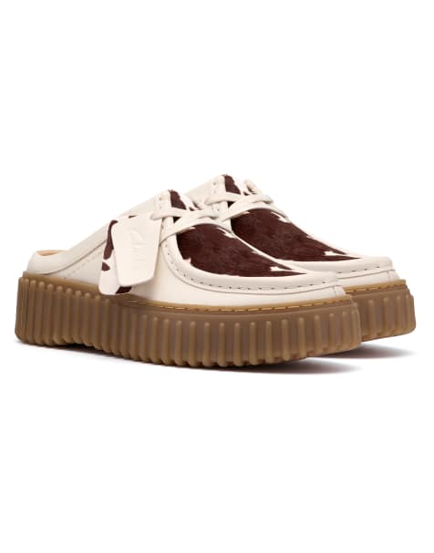Clarks - Torhill - Mules med koprint i ruskind - view 1