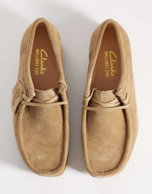 Clarks Wallabee EVO en daim sable foncé, 2 de 4