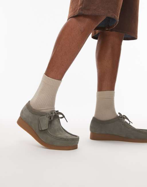 Clarks – Wallabee Evo – Zamszowe buty w kolorze szałwiowym