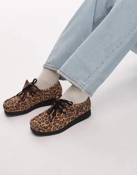 Clarks – Wallabee EVOsh – Leopardmönstrade skor i mocka - view 1