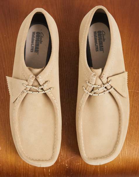 Clarks - Wallabee Lite - Ahornhvide sko i ruskind - view 1