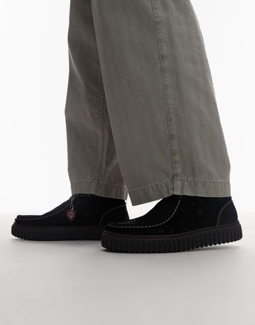 Clarks x Stranger Things Torhill Hi boot in black suede, 4 of 4