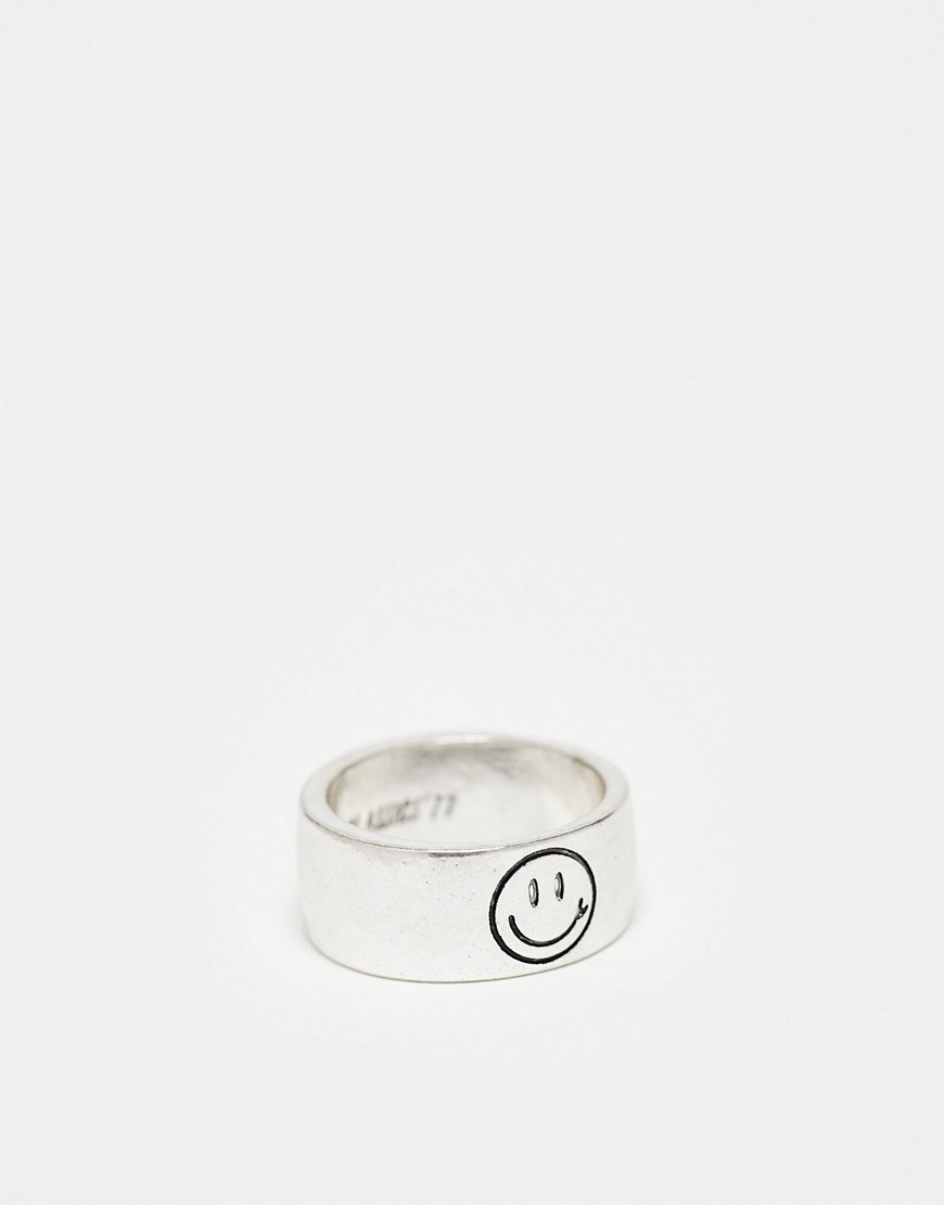 happy face band ring in silver