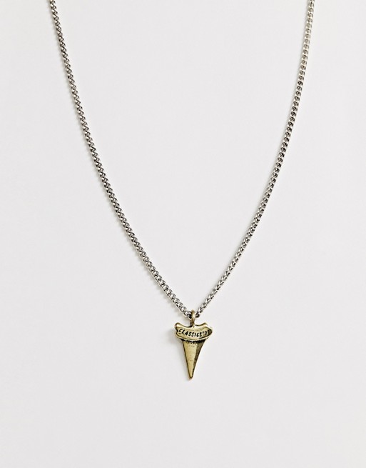 Classics 77 neck chain with cast shark tooth pendant in silver
