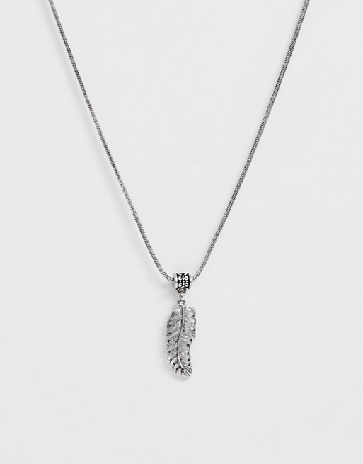 Classics 77 neck chain with leaf pendant in silver