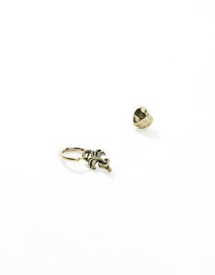 Classics 77 Classics 77 palm heart mismatch earrings in gold