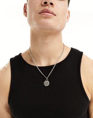 roam graphic pendant chain necklace in silver