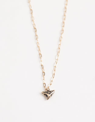 Classics 77 Shark Tooth Pendant Necklace In Gold