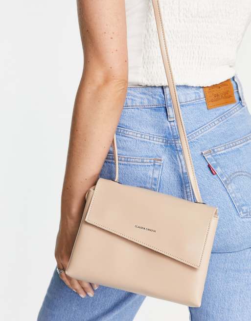 Claudia Canova - Borsa a tracolla color sabbia con patta obliqua