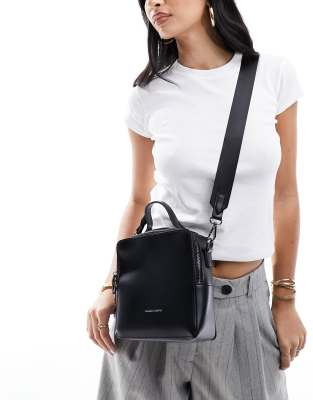 cross body bag in black