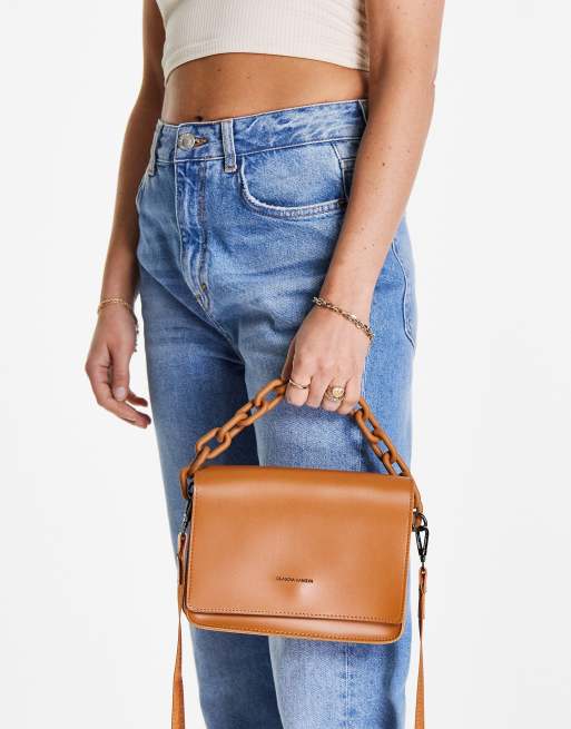 Claudia Canova Crossbody handtas met grove schakelketting in bruin ASOS