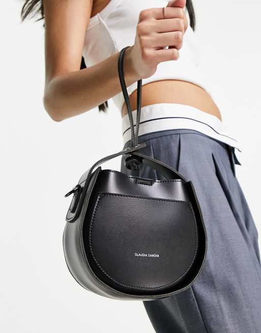 Claudia Canova – Czarna okrągła torebka crossbody z pętelką na nadgarstek