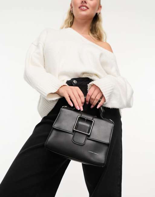 Claudia Canova - Mini tas met structuur en oversized gesp in zwart