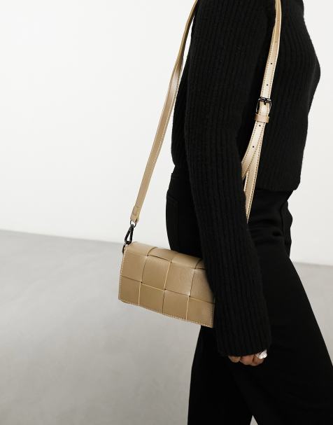 Blk Oversized Weave Gold Chain Cross Body Bag