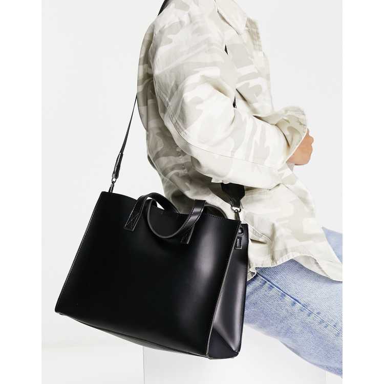 Black handbag with strap new arrivals