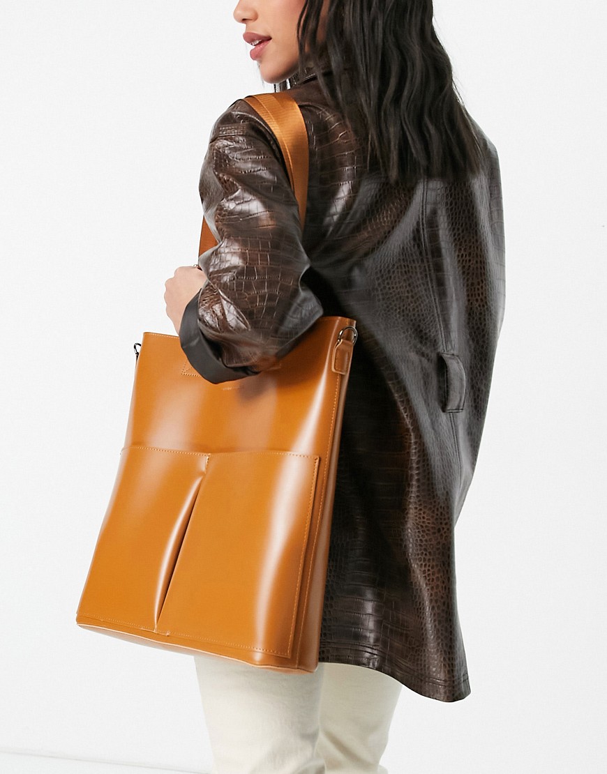 Claudia Canova two pocket shoulder strap tote bag in tan-Brown
