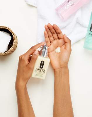 clinique dramatically different moisturiser