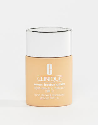 Clinique - Even Better Glow Light Reflecting Make-up,, LSF 15 30 ml-Weiß