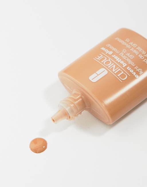 Clinique Even Better Glow Light Reflecting Make Up SPF 15 30ml, 3 of 4