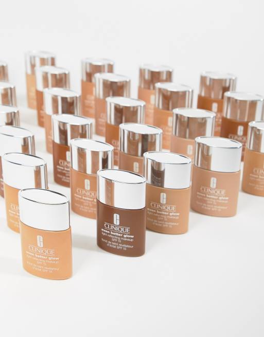 Clinique – Even Better Glow Light Reflecting Smink SPF 15 30 ml – Foundation, 2 av 4