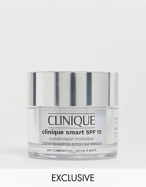 Clinique - Smart - Riparatore personalizzato SPF15 per pelli secche da 30 ml