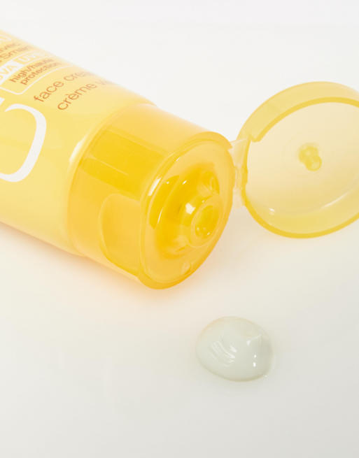 Clinique SPF 40 Krem do twarzy 50ml, 3 z 4