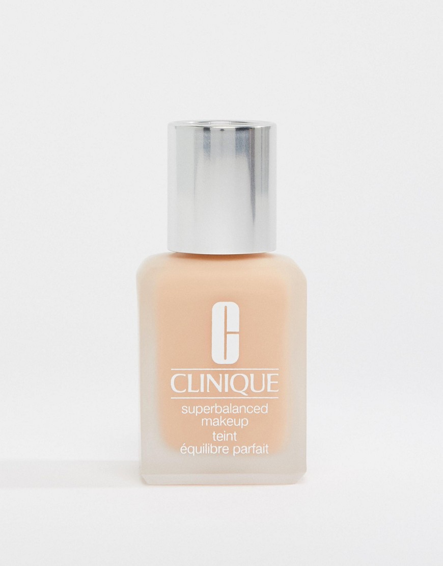 Clinique – Superbalanced Smink – Flytande foundation-Gul