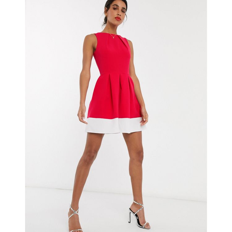 Closet – Karmazynowa sukienka mini we wzór z blokami kolorów o  rozkloszowanym dole | ASOS