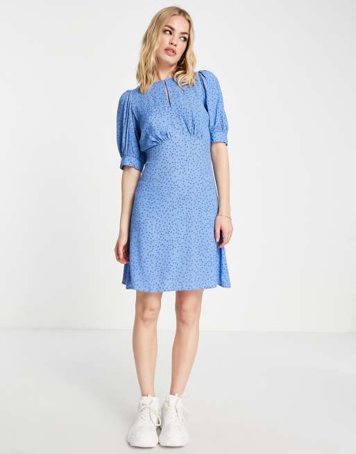 Closet London A-line mini dress with open back and puff sleeves in blue  star print | ASOS