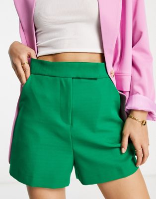 Closet London belted tailored shorts co-ord in emerald green