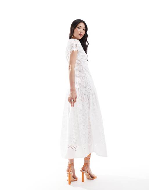 Closet London drop hem broderie maxi dress in ivory, 3 of 4